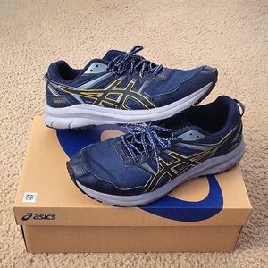 ASICS Mens 10 1/2 TRAIL SCOUT 2 sneakers. French Blue/Sunflower. Box included!